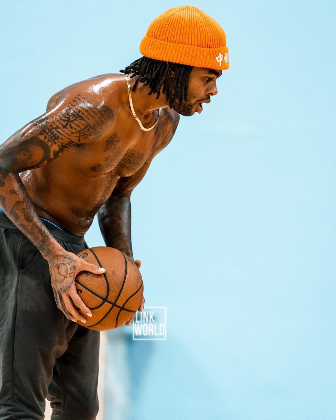 拉塞尔最新训练照,有点小帅啊!