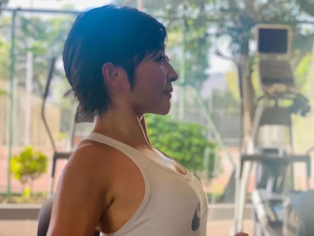 一路向南 活出又a又飒的自己|凤凰卫视|吴学兰|评论员_新浪新闻