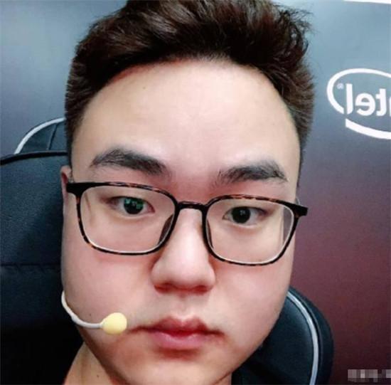 德云色内讧落幕助理选择自己离开笑笑直言不想黑莓太难演了