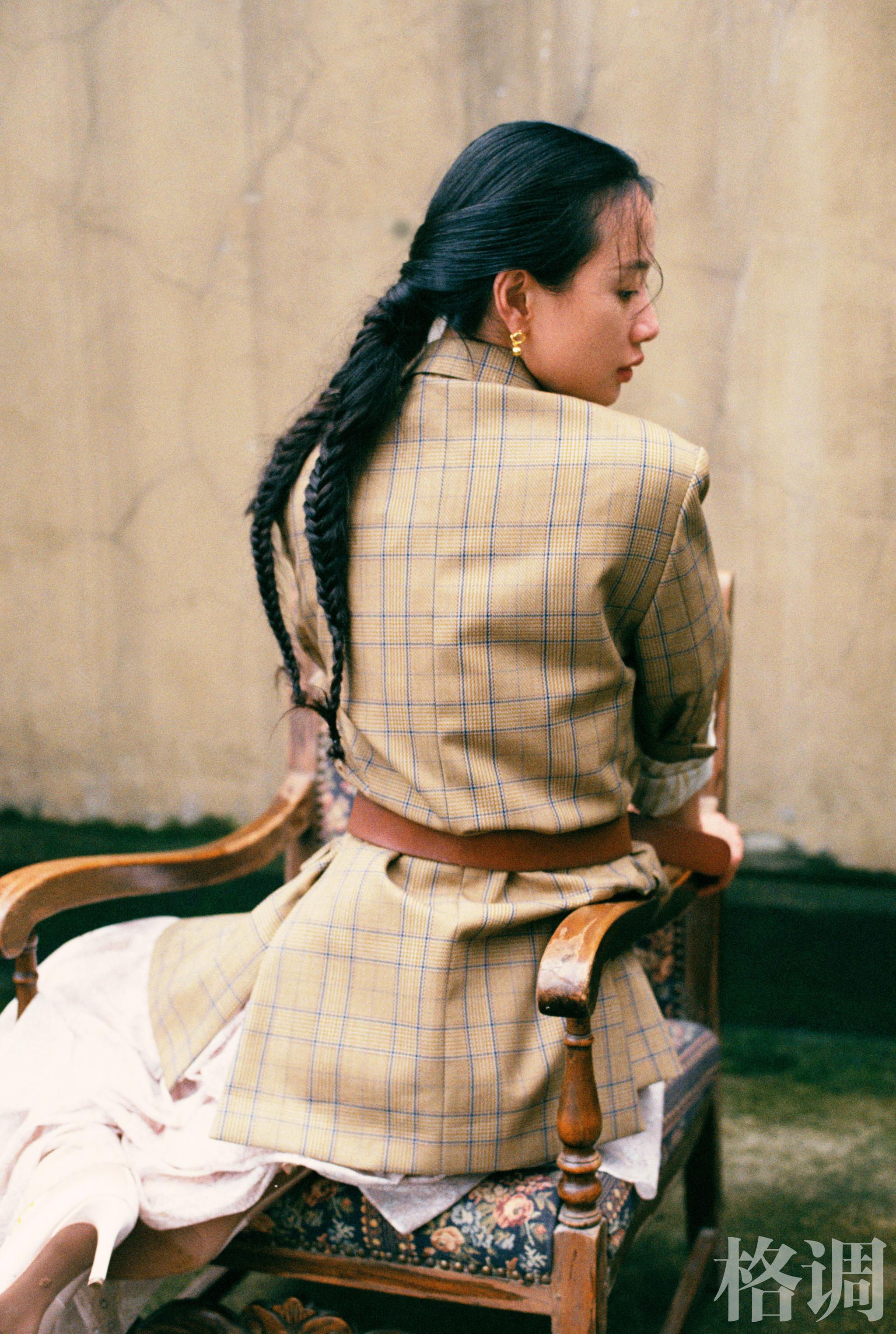 格调杂志七月刊刘琳李梦隐秘盛开隐秘的角落中两位实力演技派