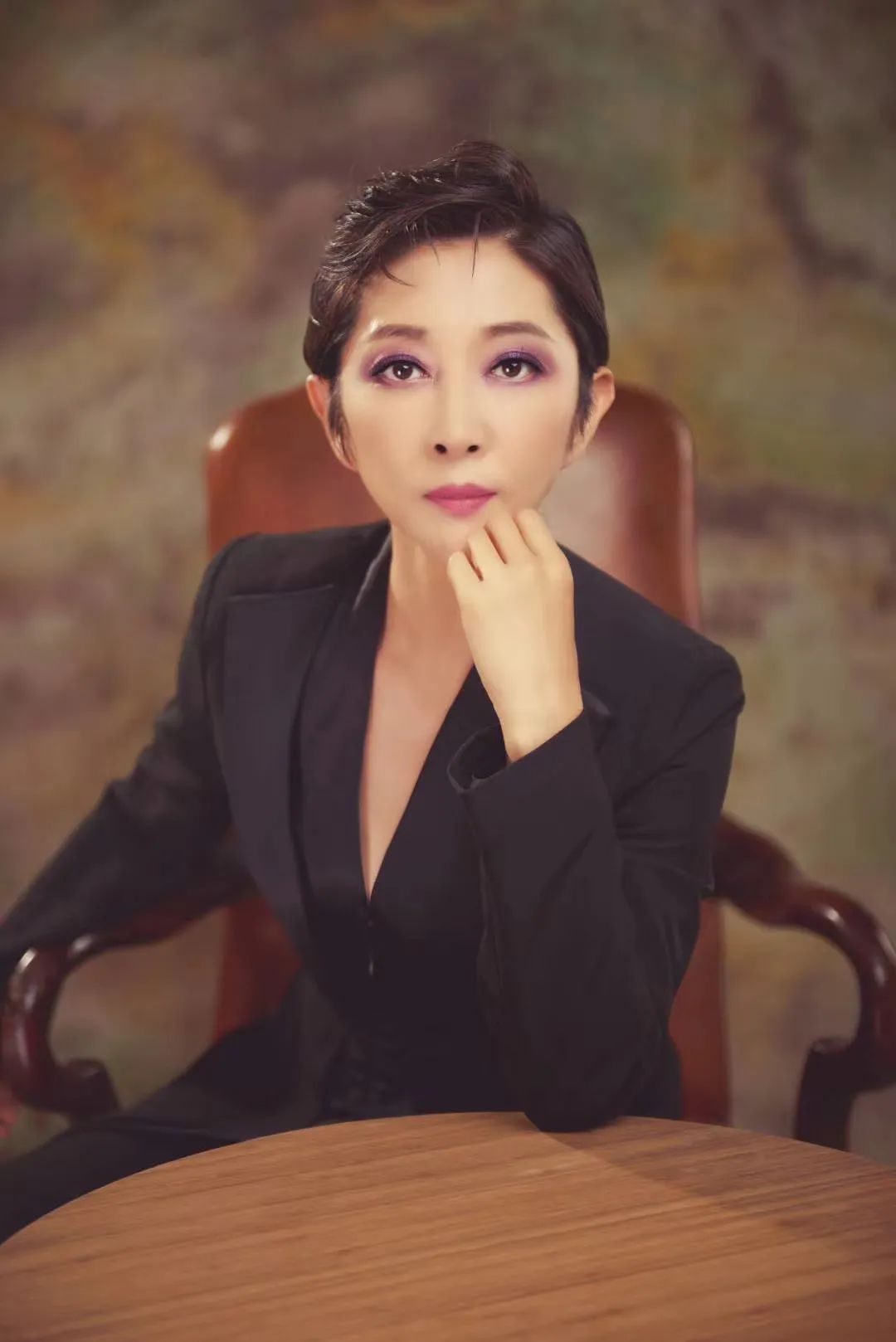 一路向南 活出又a又飒的自己|凤凰卫视|吴学兰|评论员_新浪新闻