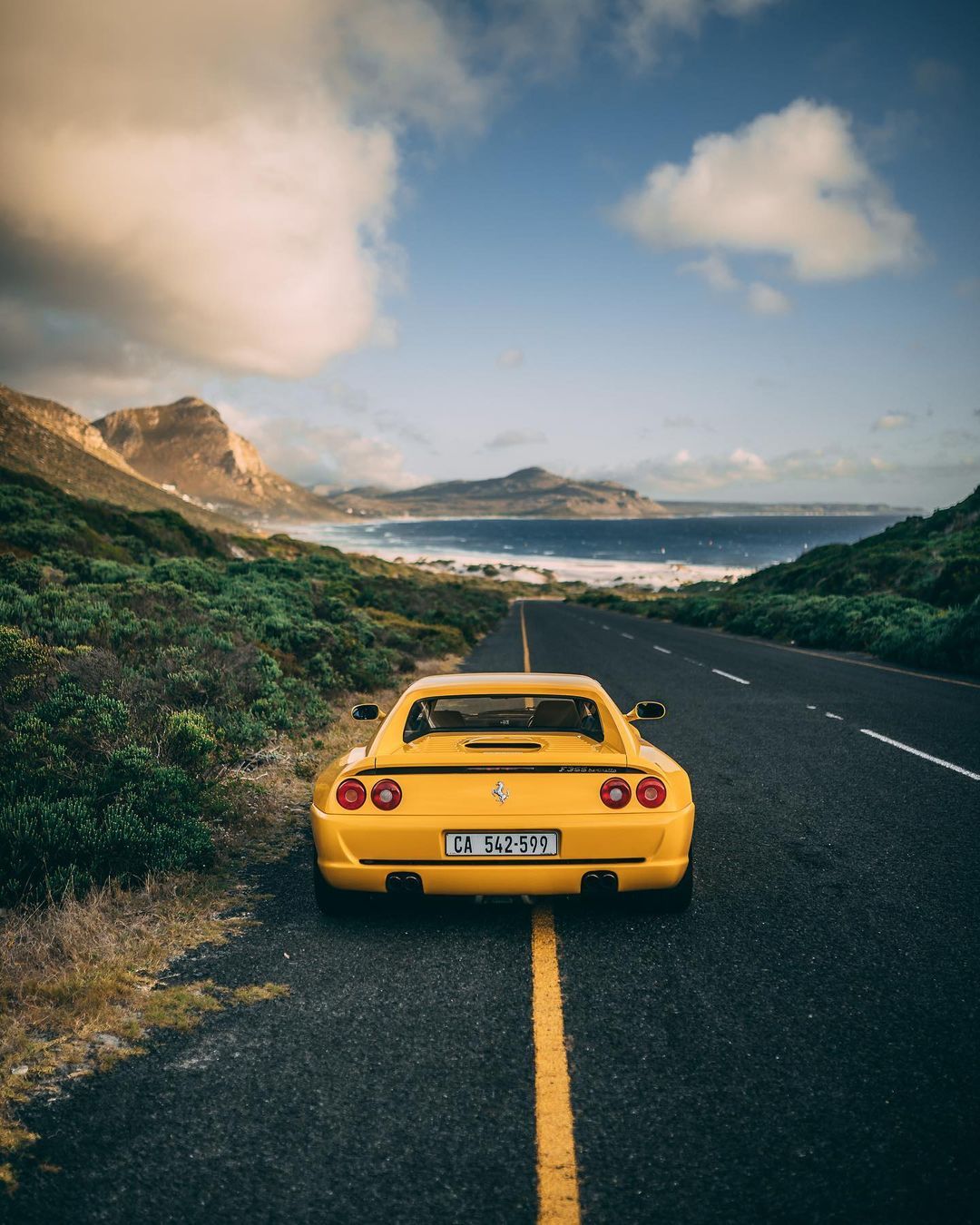 海天一色的法拉利 355,美不胜收!