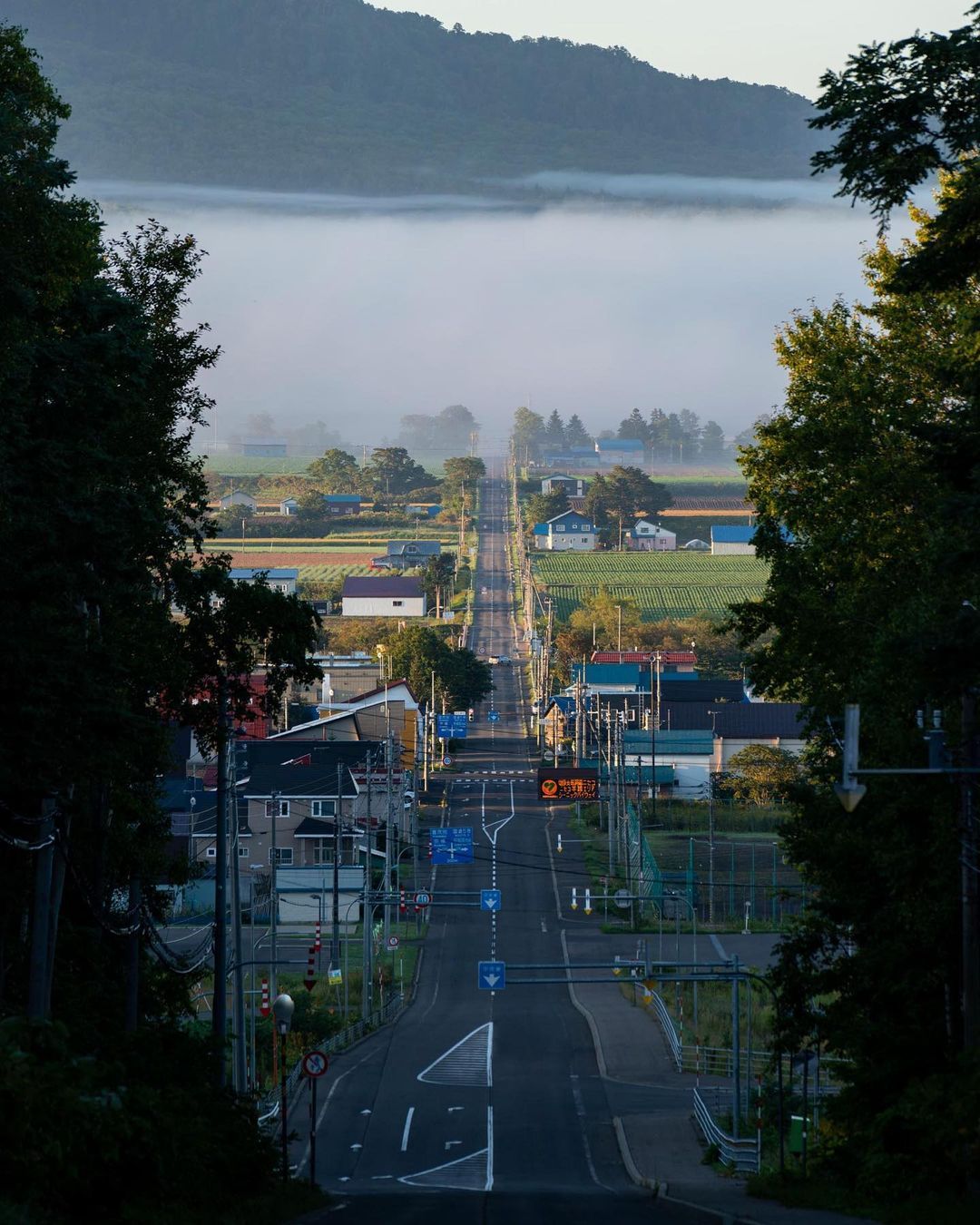 坐落在北海道的俱知安町,背靠羊蹄山和二世古连峰……__财经头条 坐落在北海道的俱知安町,背靠羊蹄山和二世古连峰……__财经头条