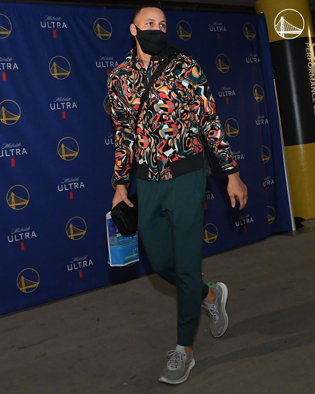 库里本赛季私服穿搭分享,各种风格都有!_高清图集_新浪网