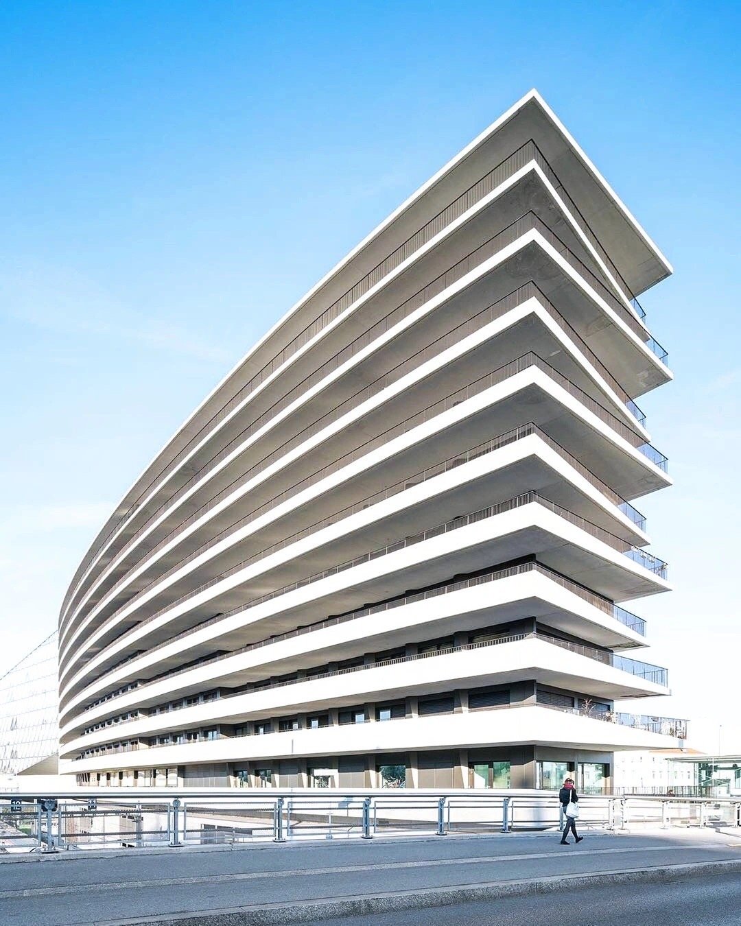 建筑外立面设计|横线条的组合. ……__财经头条