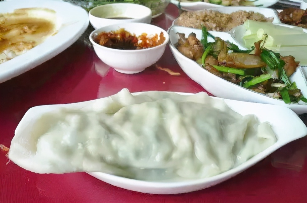 中午品尝蓬莱特色美食——鲅鱼饺子.