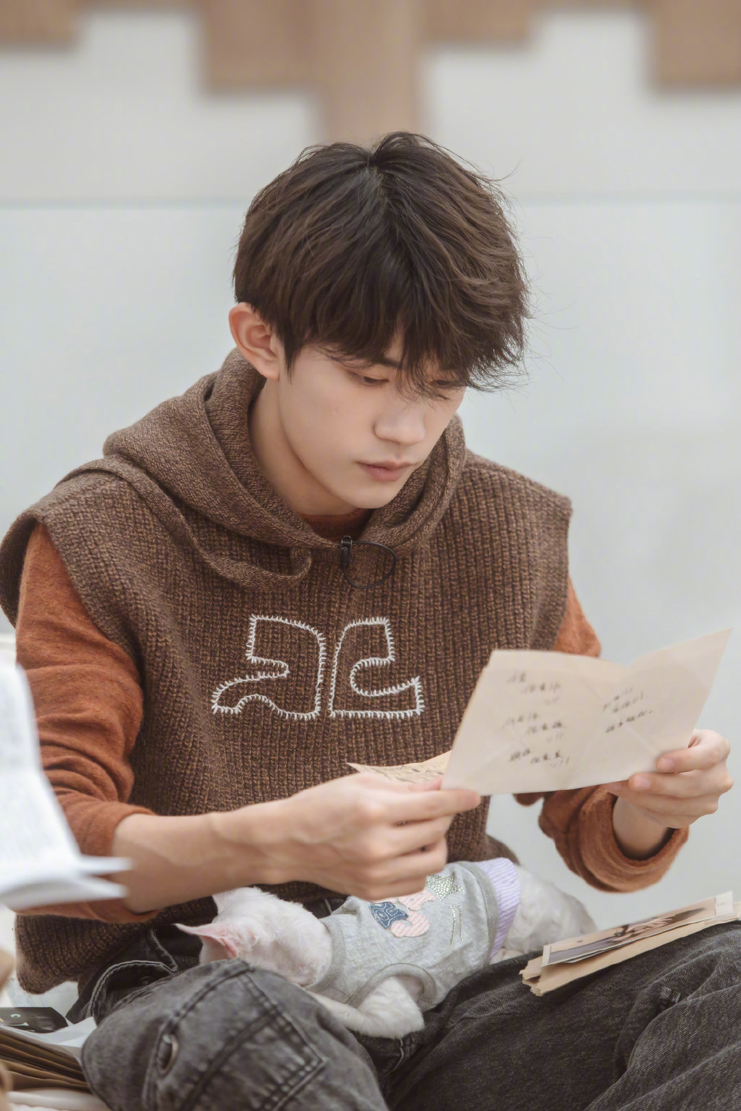 眉眼弯弯,是温柔美好的少年.每周四晚22