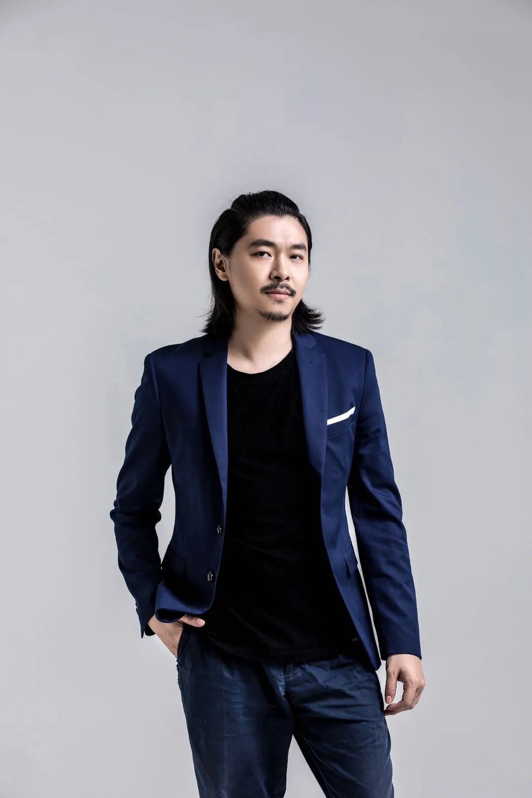 独家专访 | 谭伊哲:流量歌手的音乐就一定没品质吗?|李宇春_新浪新闻