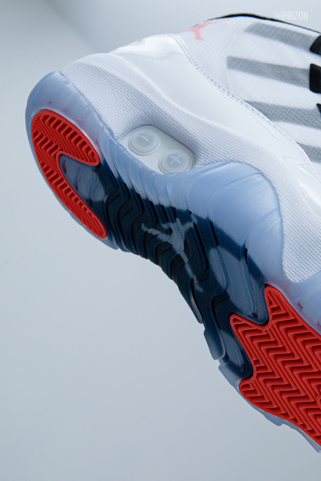 仿佛会呼吸!抢先开箱自动系鞋带 aj11