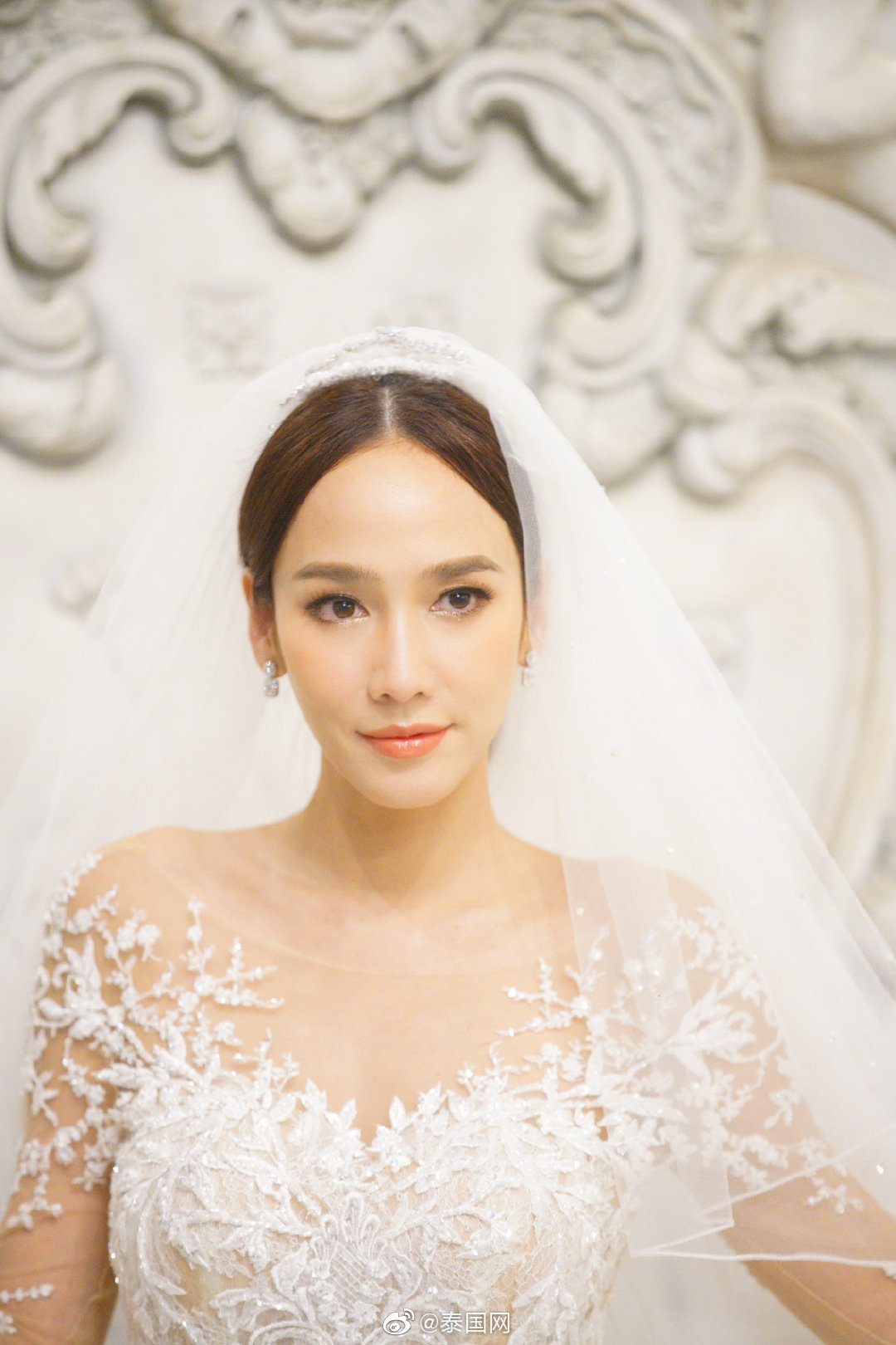 泰星aump新剧穿婚纱造型惊艳网友