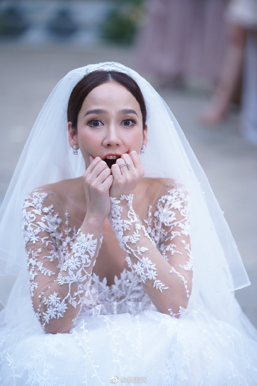 泰星aump新剧穿婚纱造型惊艳网友