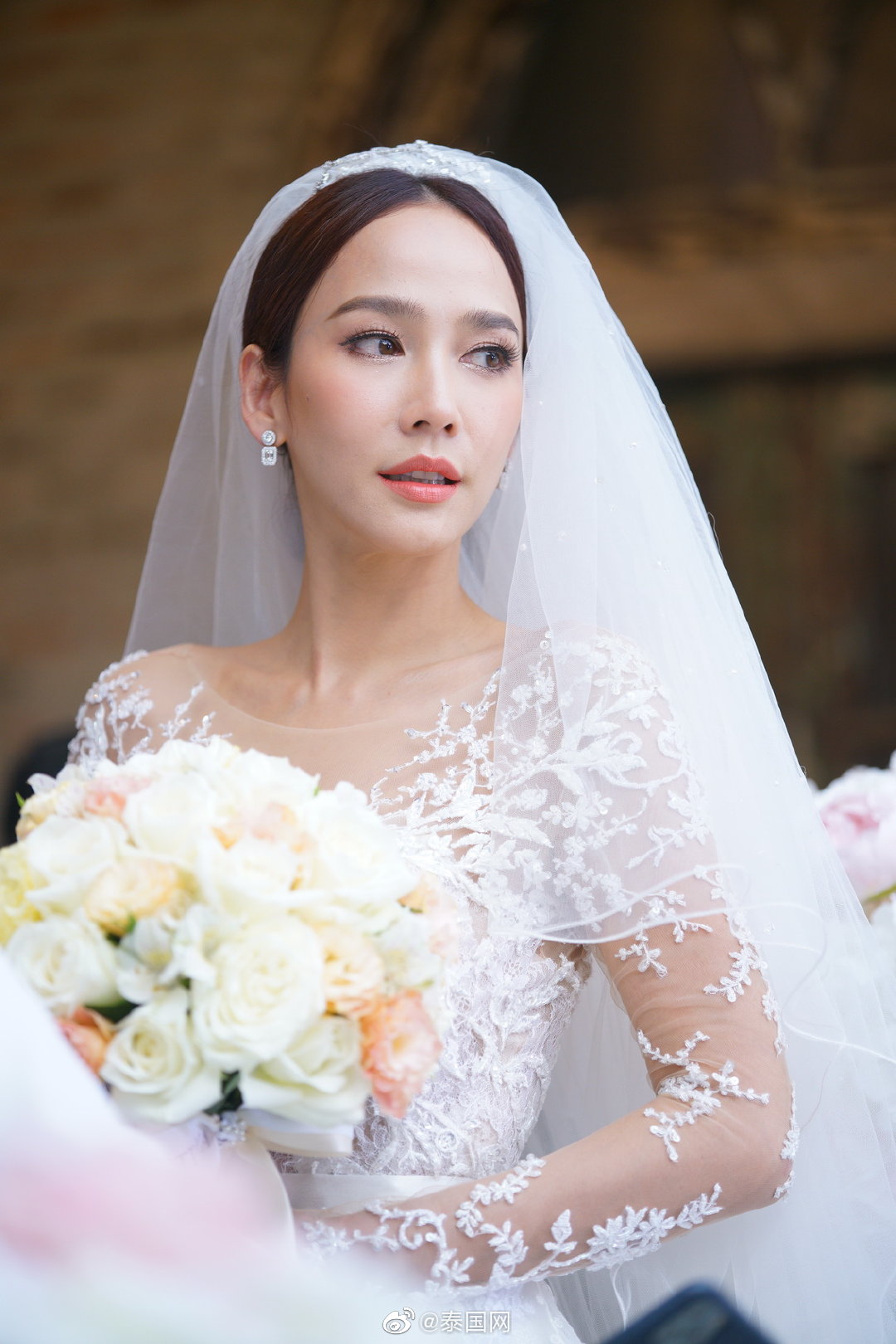 泰星aump新剧穿婚纱造型惊艳网友