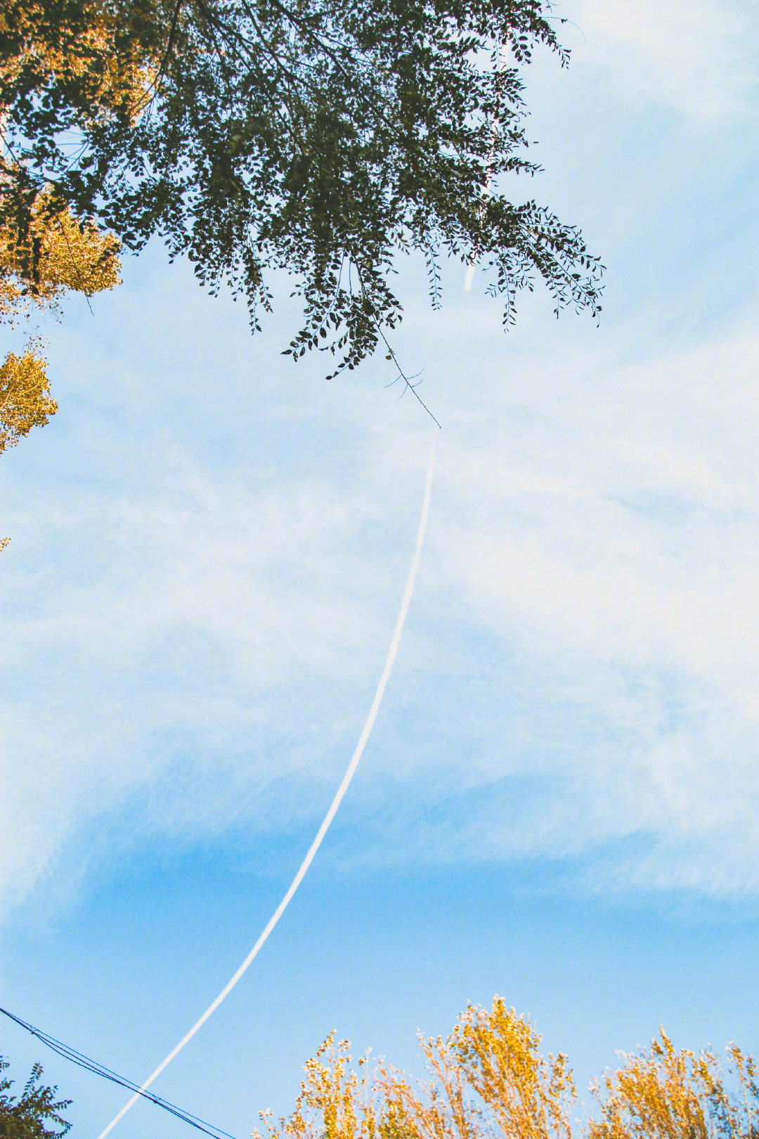 一角的城墙,蔚蓝的天……__财经头条