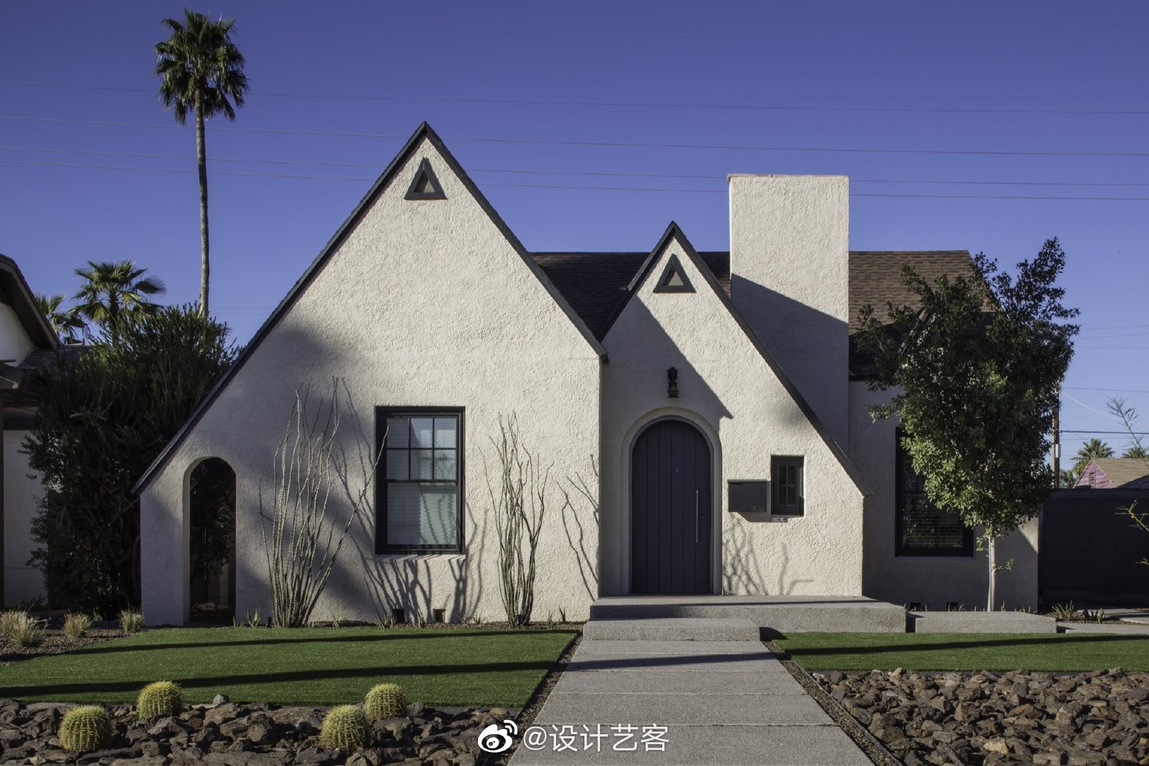 现代坡屋顶住宅,简而有品。