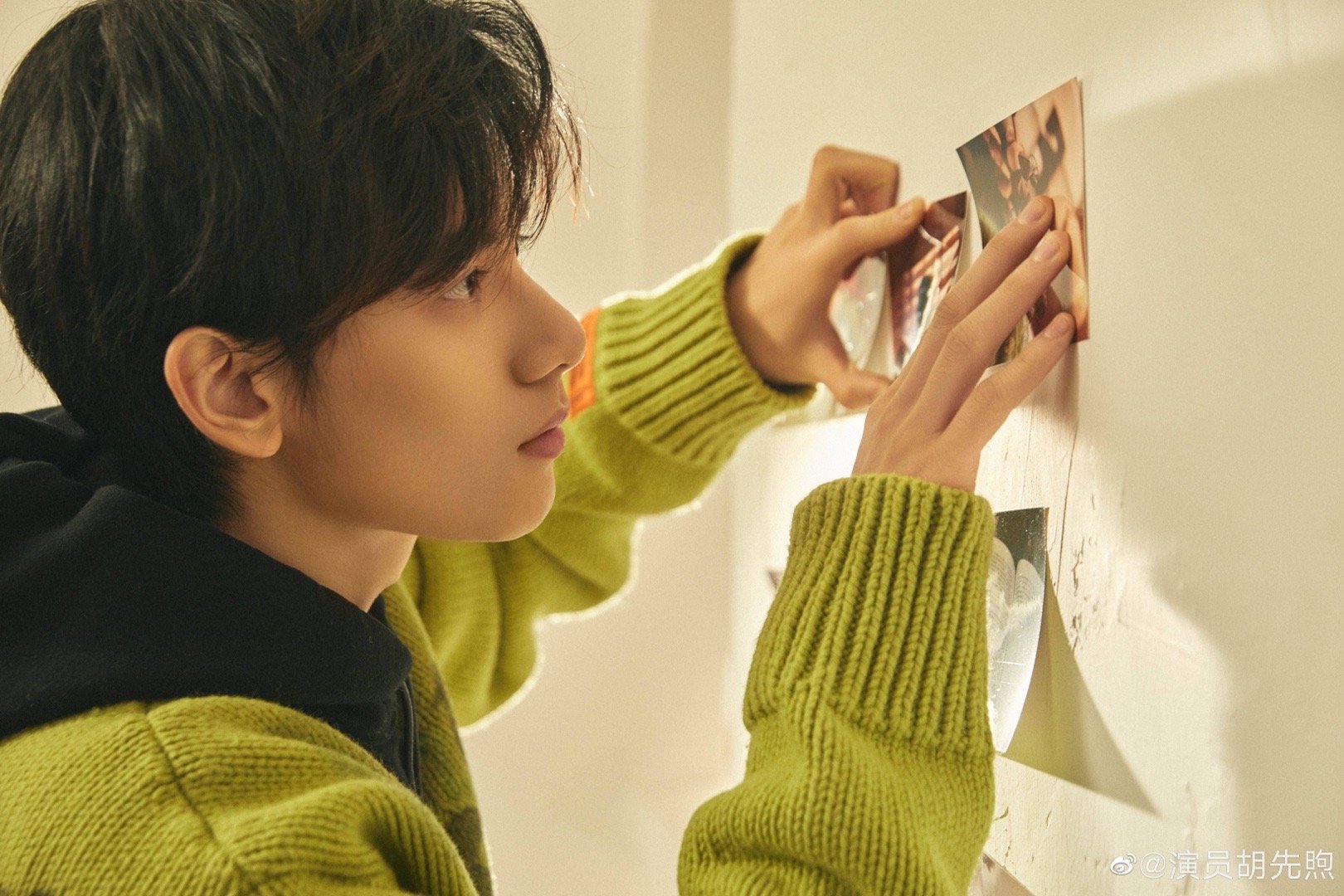 胡先煦赢麻了考古了小胡和贾玲童年的时候的合影照