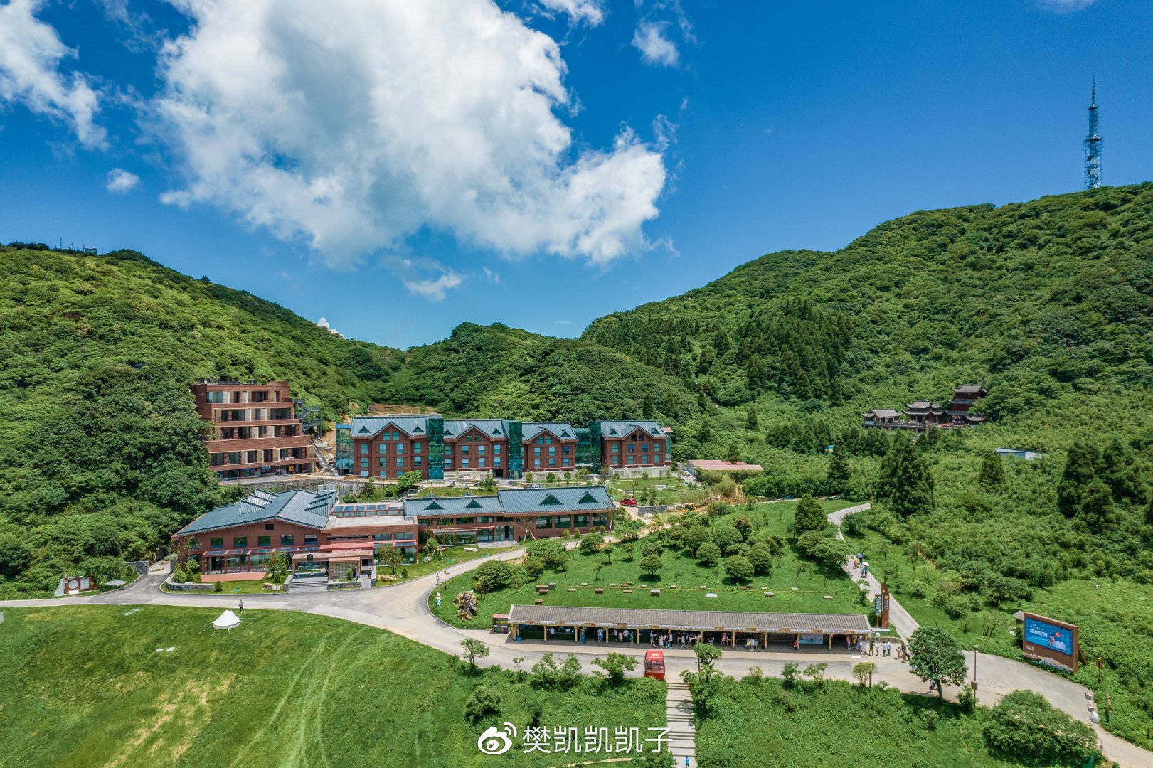 住宿推荐:金佛山假日酒店