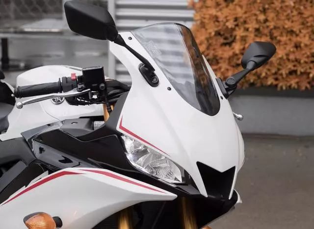 时隔4年再次回归,进口雅马哈300cc摩托跑车,高达5项大升级!