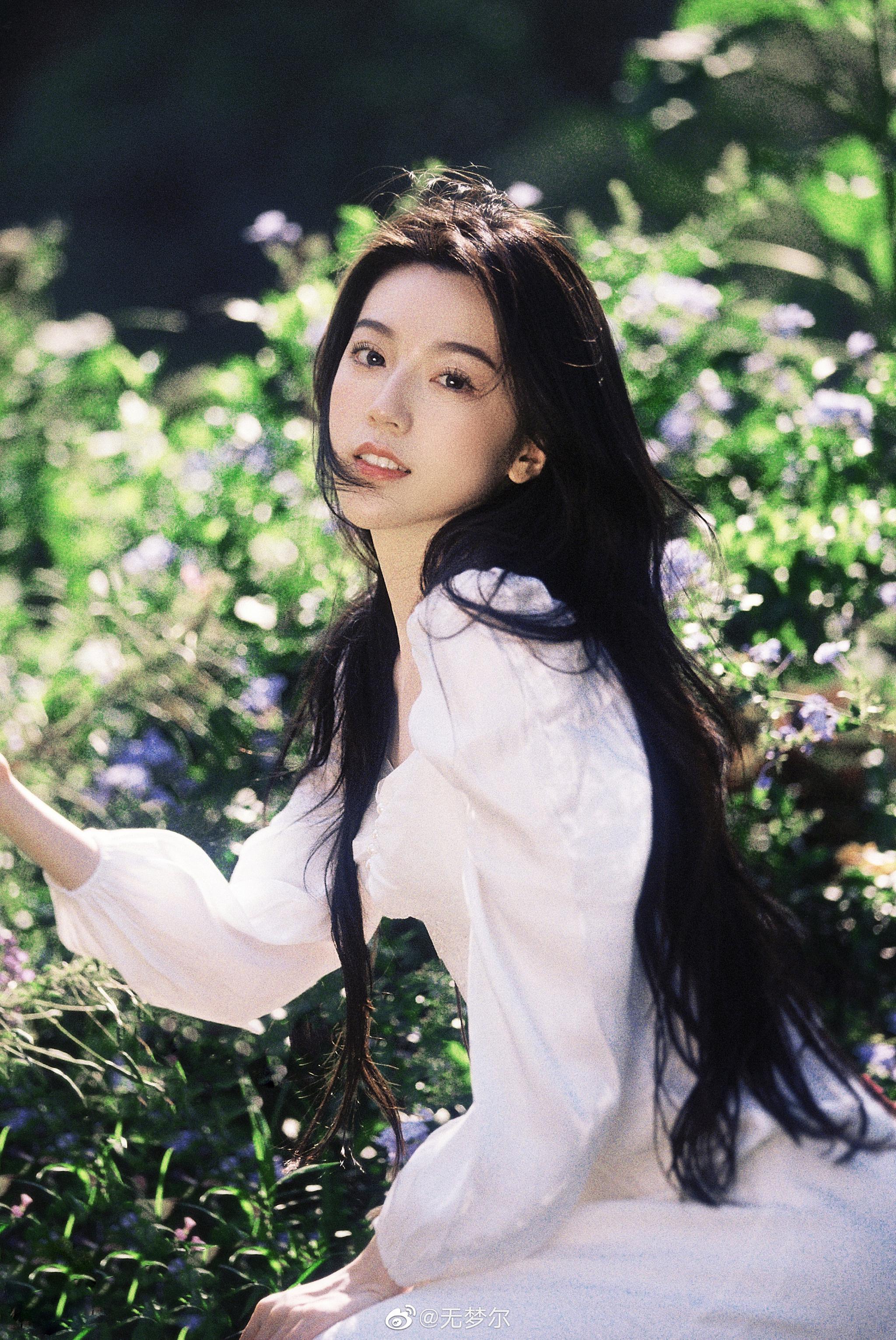 长头发的女孩子在光下真的太好看了 摄影