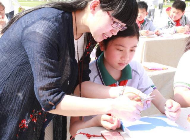 越“穷”的家庭,越是希望孩子从事这3种工作,有你想做的吗?休闲区蓝鸢梦想 - Www.slyday.coM 越“穷”的家庭,越是希望孩子从事这3种工作,有你想做的吗?休闲区蓝鸢梦想 - Www.slyday.coM