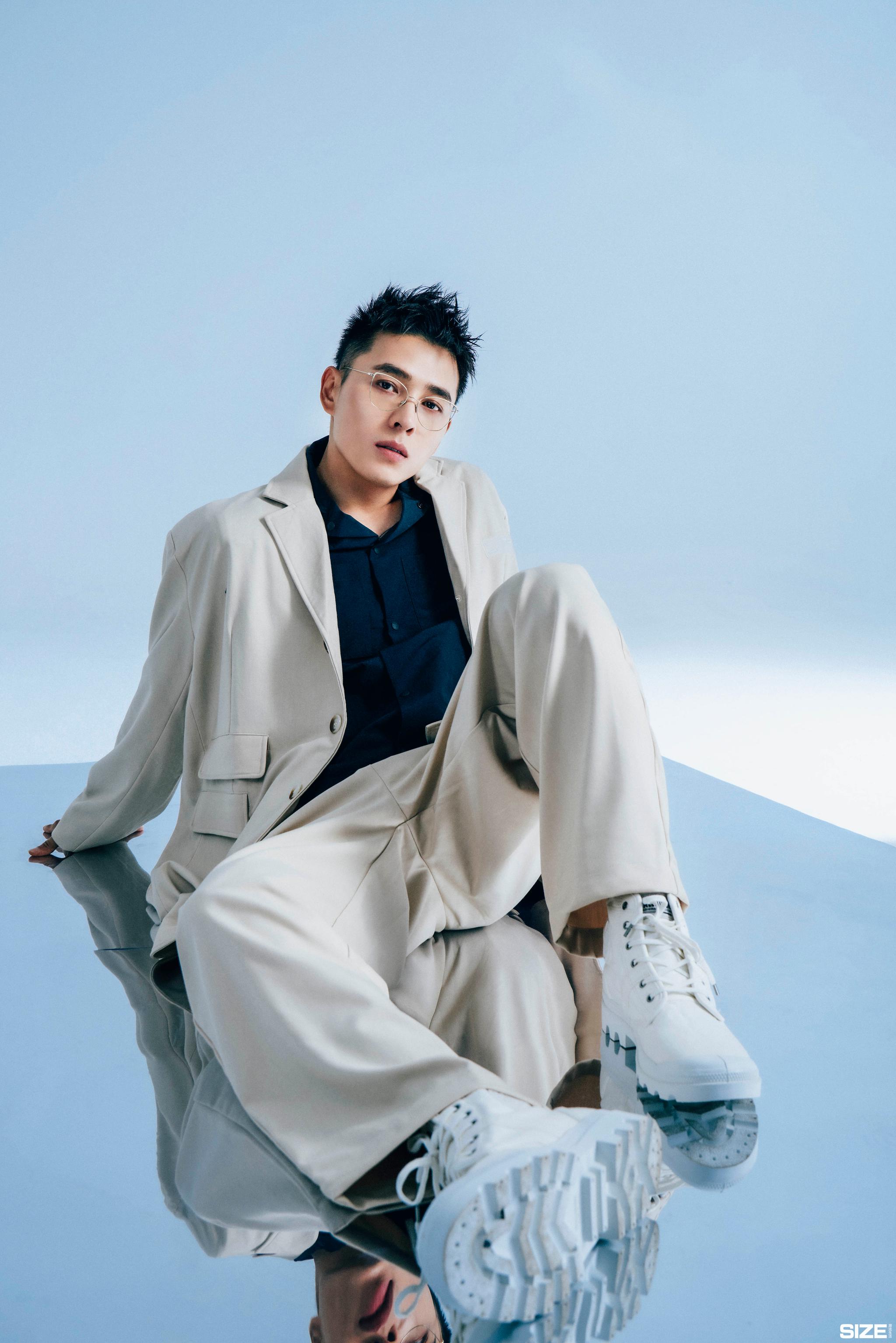 欢娱影视演员洪尧size潮流生活大片今日发布