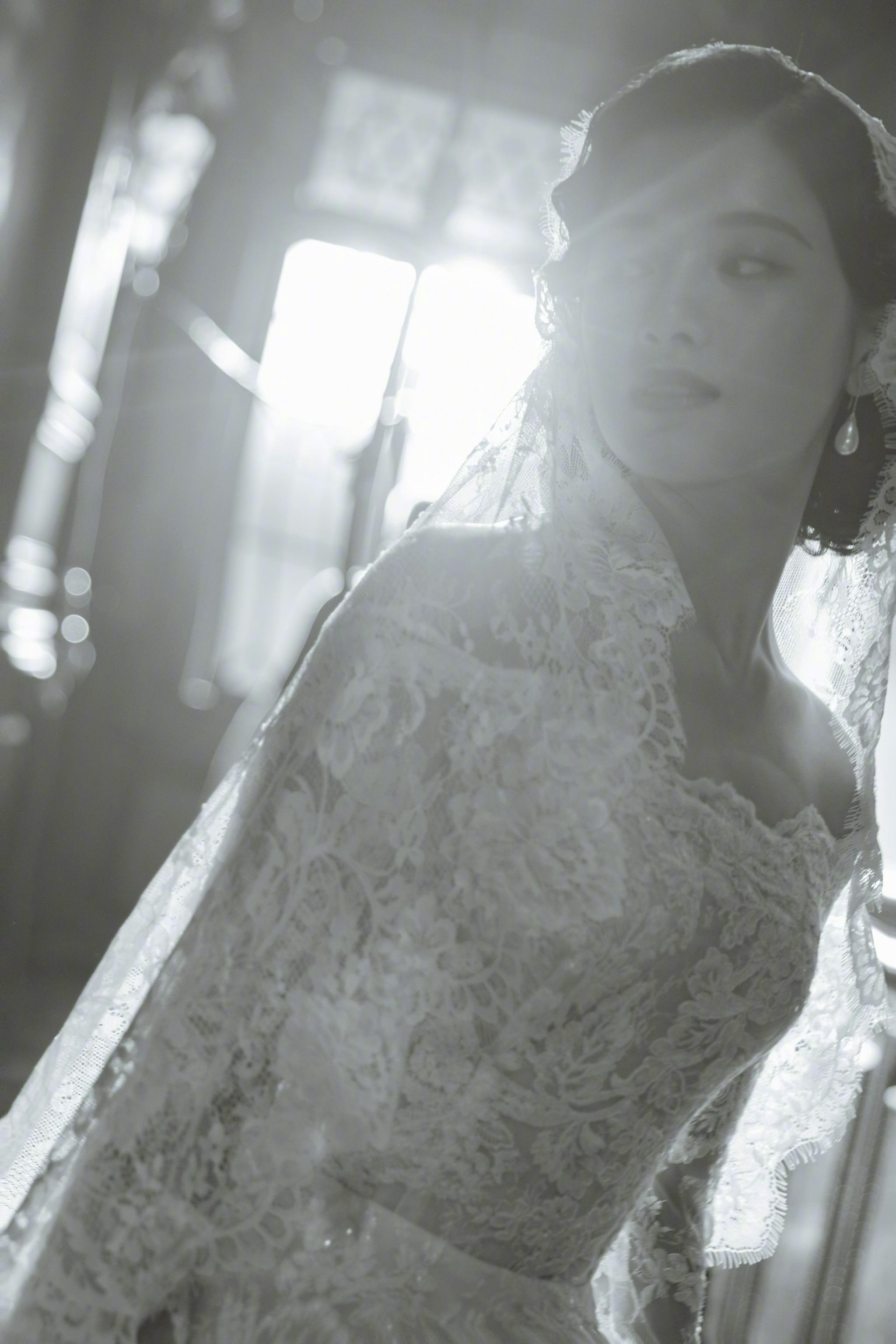 今晚《一见倾心》的剧情好虐,沐婉卿@张婧仪 独自试婚纱……__财经