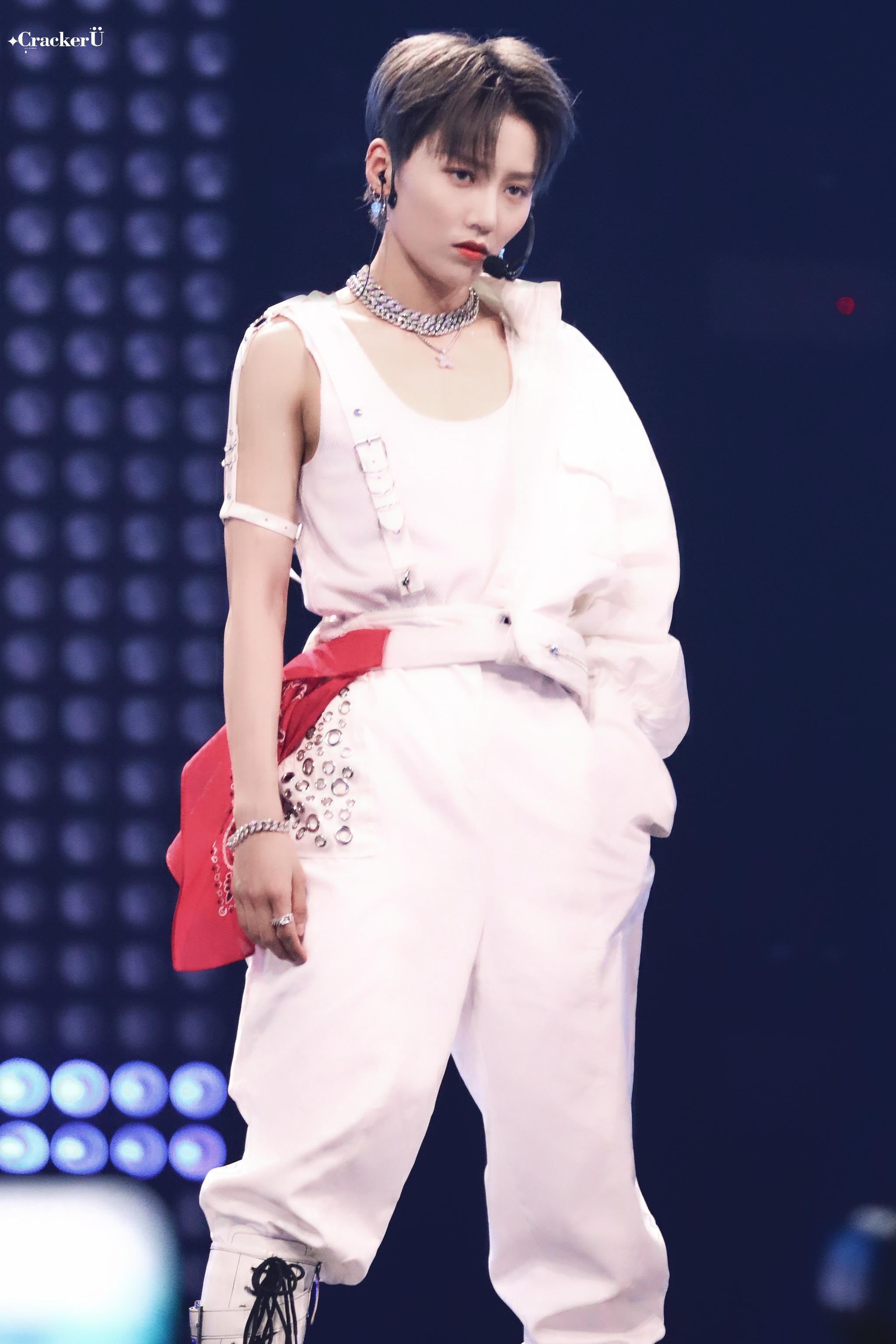 话不多说,直接来看刘雨昕超a舞台神图_高清图集_新浪网