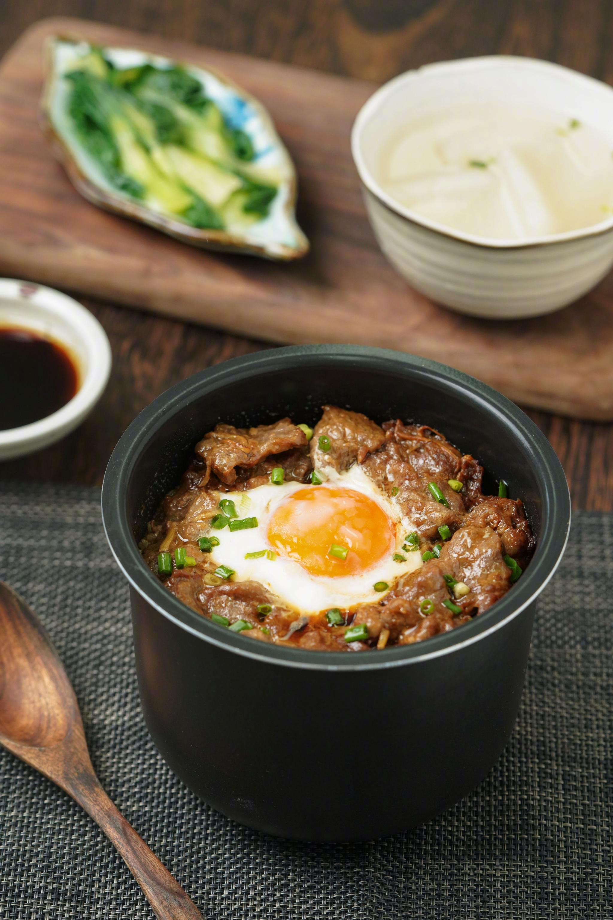 电饭煲窝蛋牛肉饭|电饭煲|牛肉饭|外卖_新浪新闻