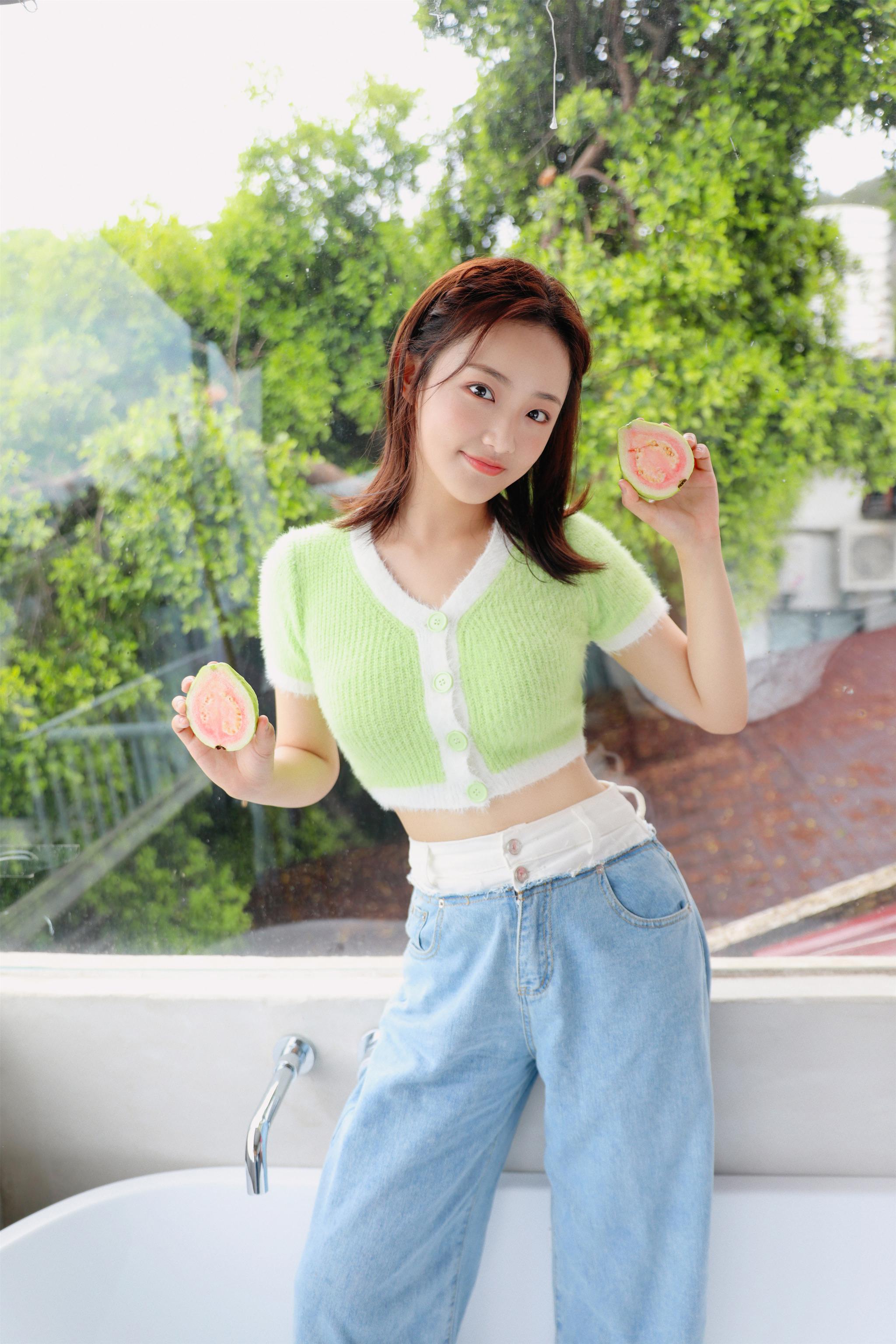 欢娱影视演员吴佳怡six今日发布写真大片