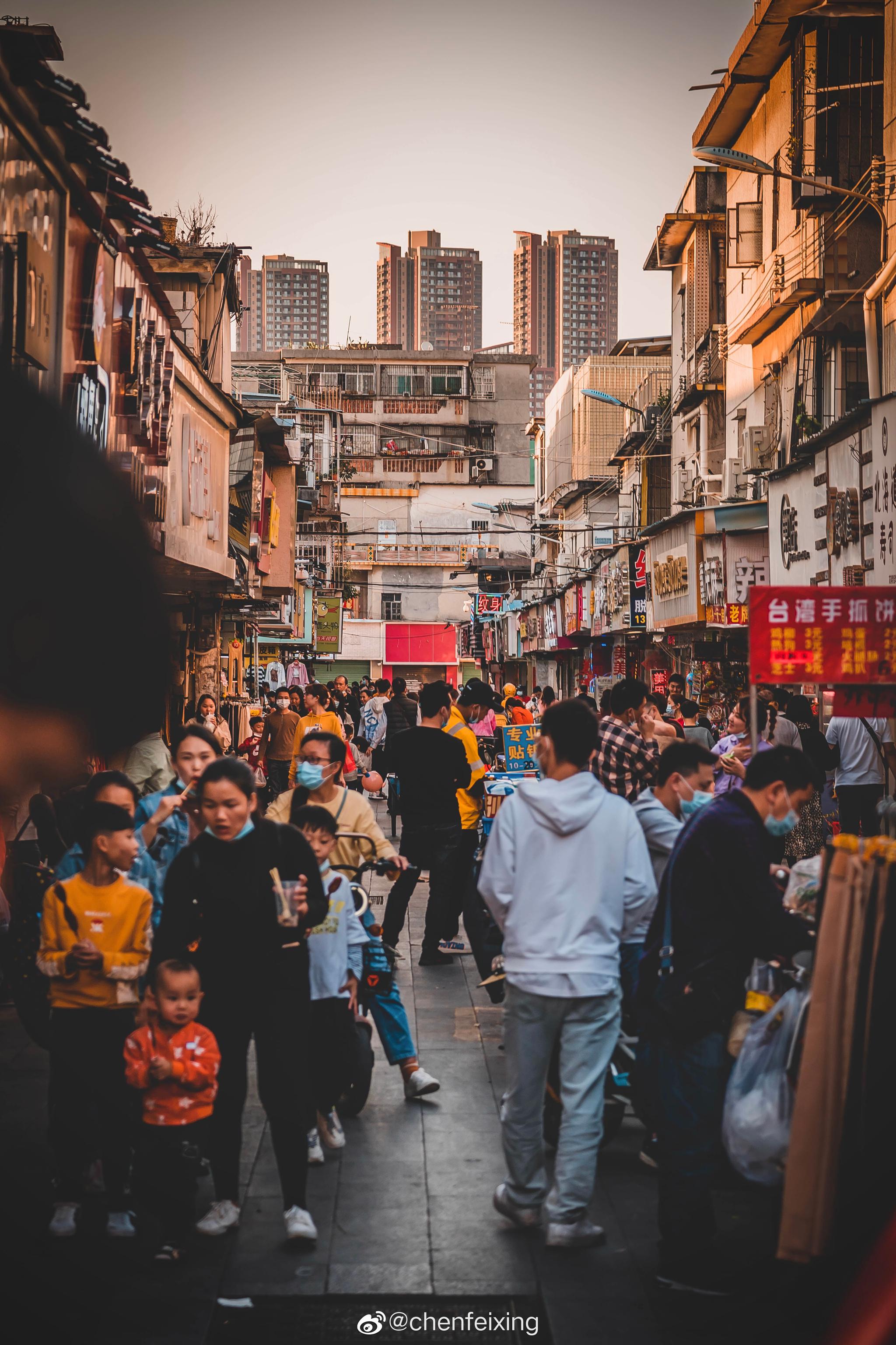 龙岗老墟镇里的春节 by sony a7m3|墟镇|龙岗|春节_新浪新闻