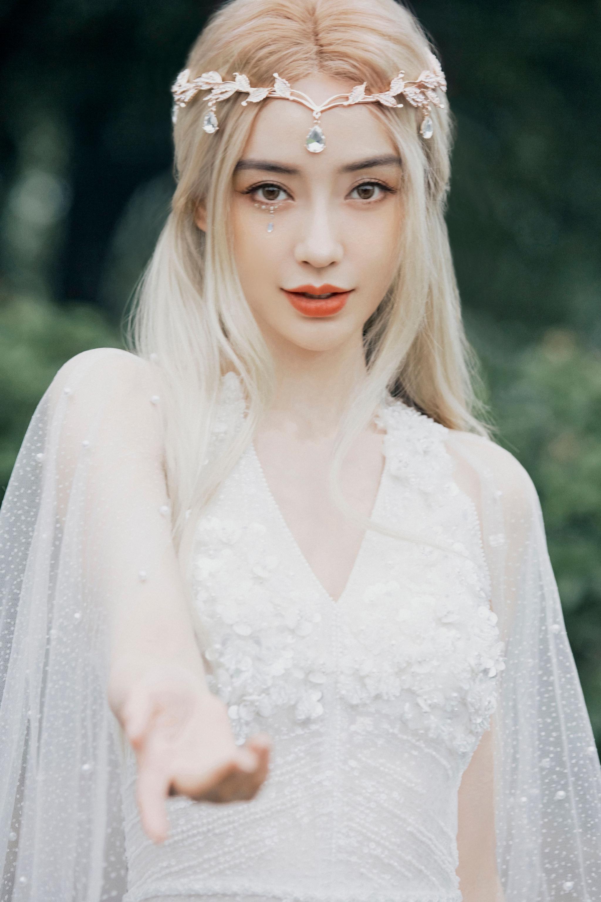 angelababy精灵女王视频图片已经很美了