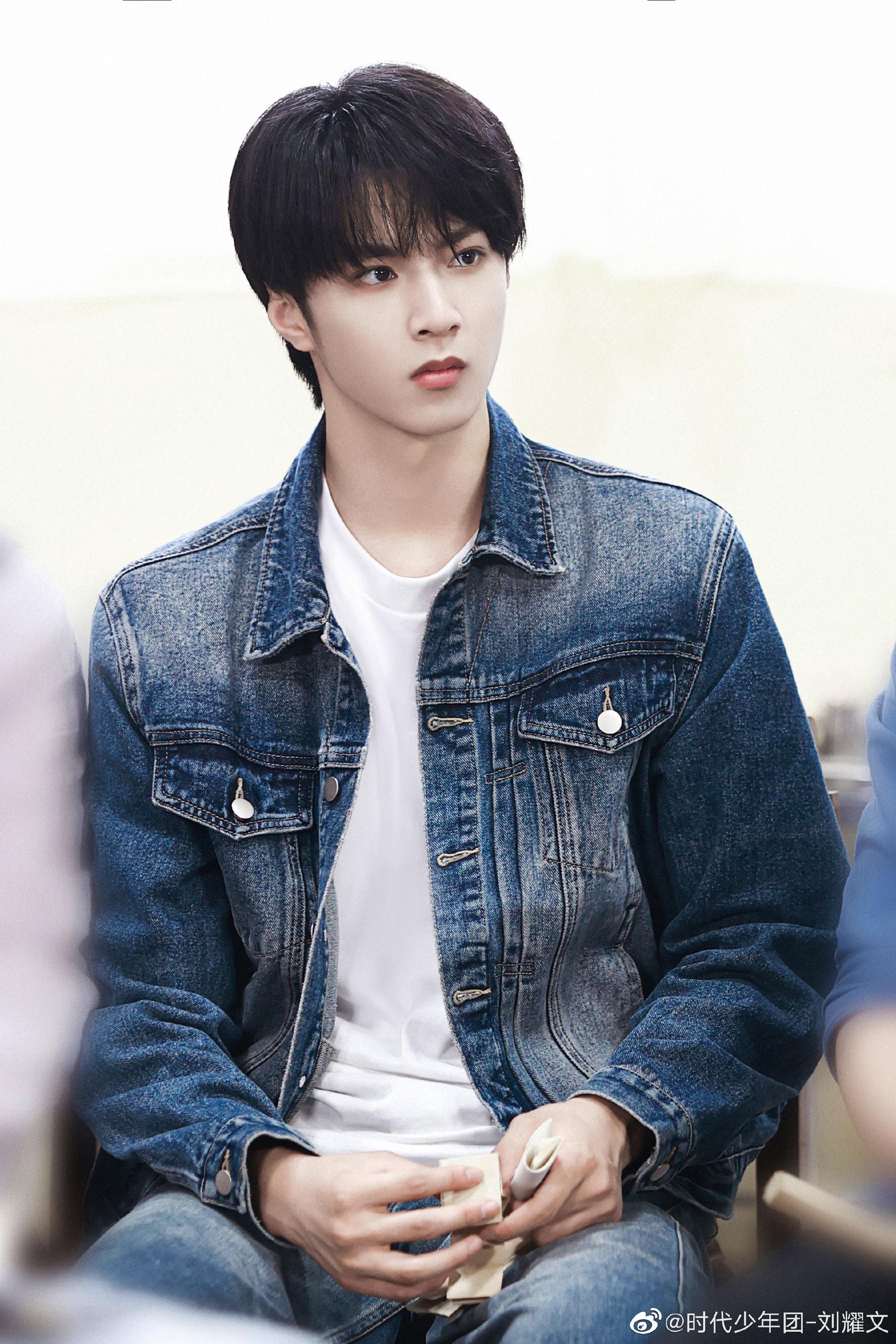 笑的我们耀文在线求求哥哥姐姐们不要再逗自己了