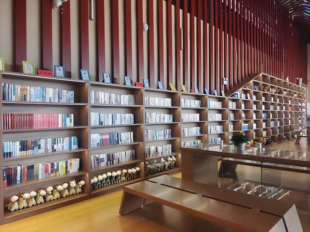 来中卫悦读吧宁夏首家沙漠图书馆开馆啦