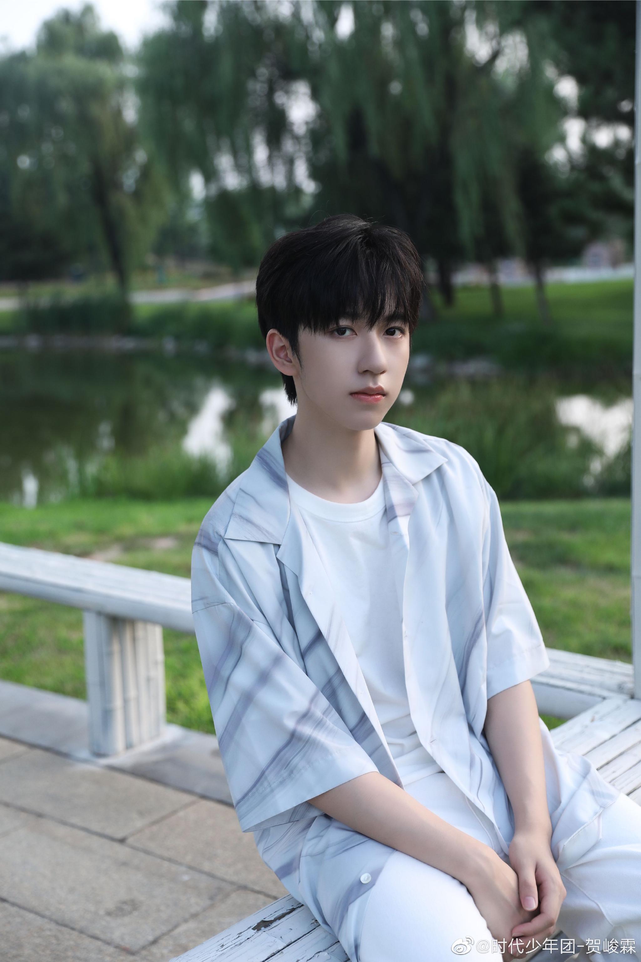 6/ 6@时代少年团-贺峻霖 和你说早安,并祝你周末愉快!