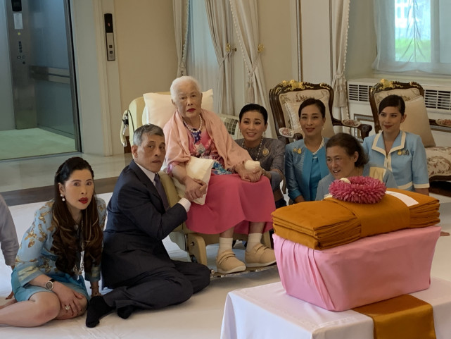 泰国混血颜霸公主36岁生日!