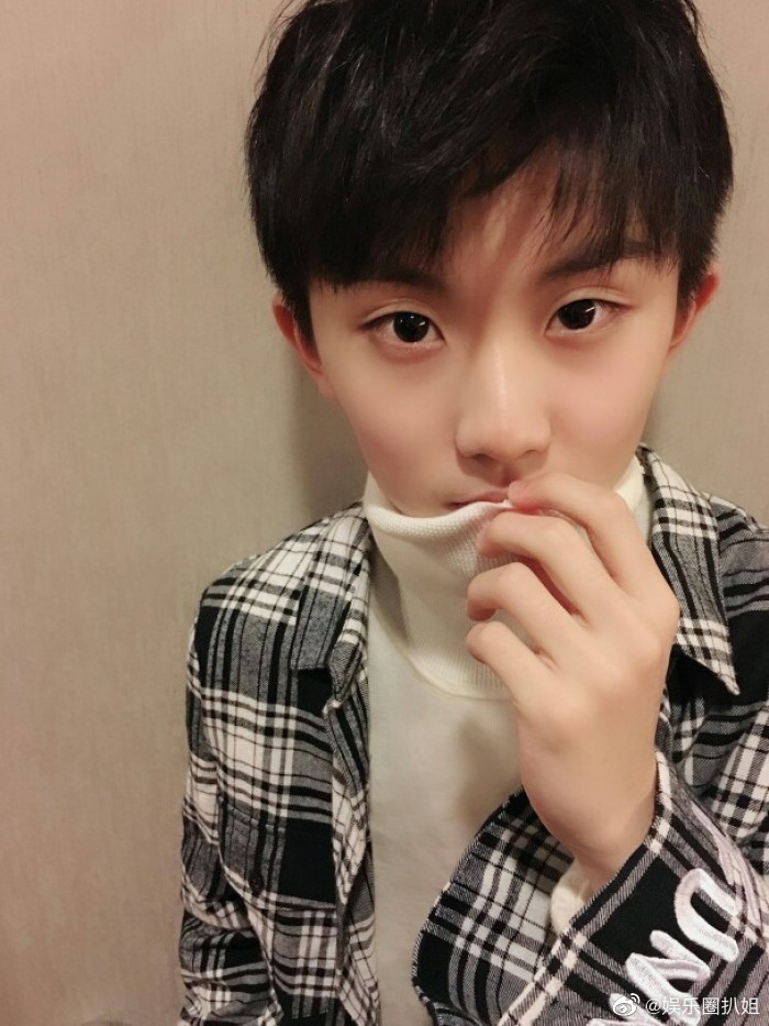 马嘉祺童年古装照来啦,原来我们的小帅哥从小就已经开始演戏了!