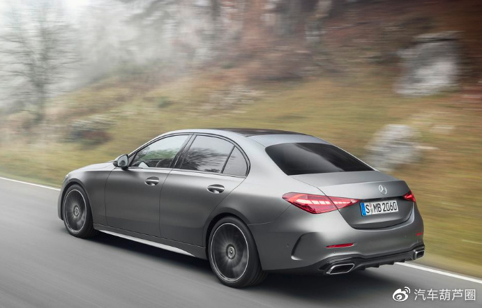 奔驰C级PK新款宝马3系，谁才是BBA中型车标杆？