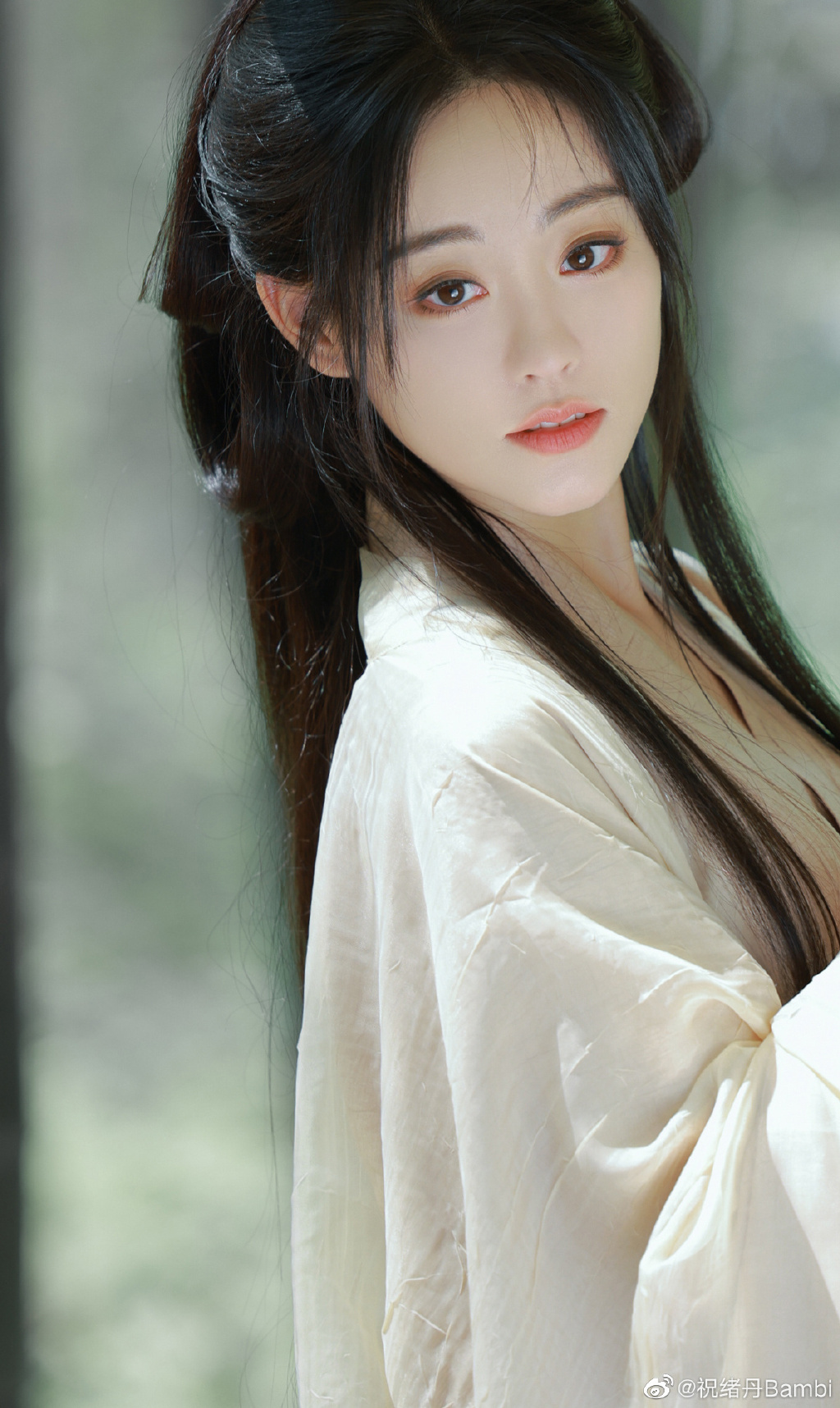 祝绪丹最新古风写真 清水出芙蓉天然去雕饰的清冷风_高清图集_新浪网