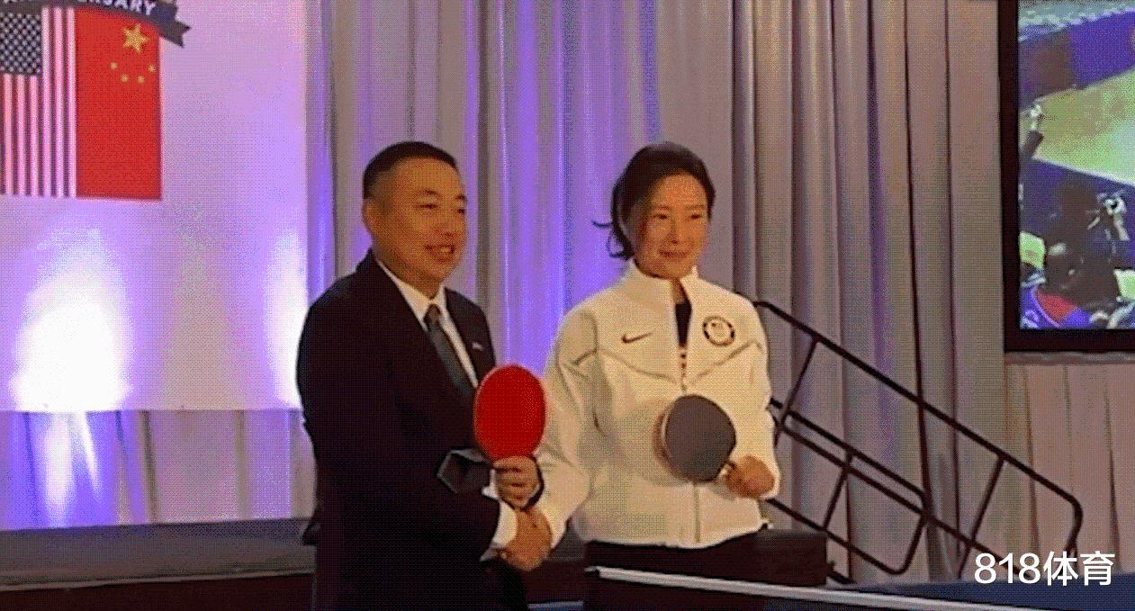 大国风度! 刘国梁西装皮鞋与美国乒协主席比赛, 主动让球1休闲区蓝鸢梦想 - Www.slyday.coM 大国风度! 刘国梁西装皮鞋与美国乒协主席比赛, 主动让球1休闲区蓝鸢梦想 - Www.slyday.coM