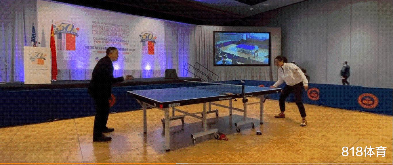 大国风度! 刘国梁西装皮鞋与美国乒协主席比赛, 主动让球1休闲区蓝鸢梦想 - Www.slyday.coM 大国风度! 刘国梁西装皮鞋与美国乒协主席比赛, 主动让球1休闲区蓝鸢梦想 - Www.slyday.coM