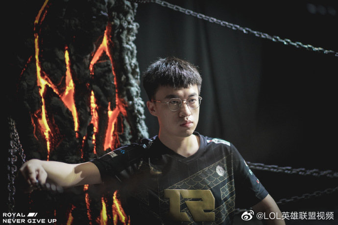 RNG拍摄花絮:坚定的目光,我们阔步向前!__财经头条