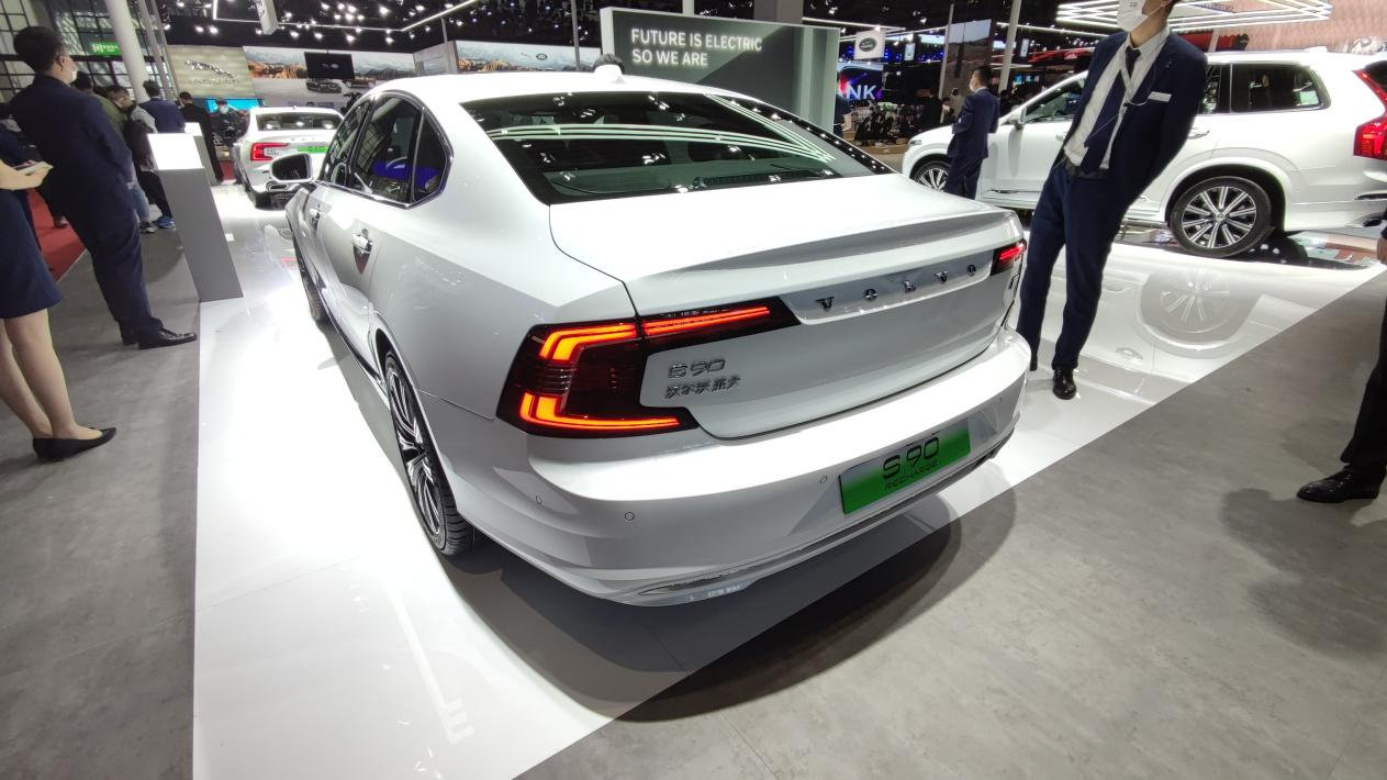 2021年上海车展直击:低调的西装暴徒,新款沃尔沃s90亮相