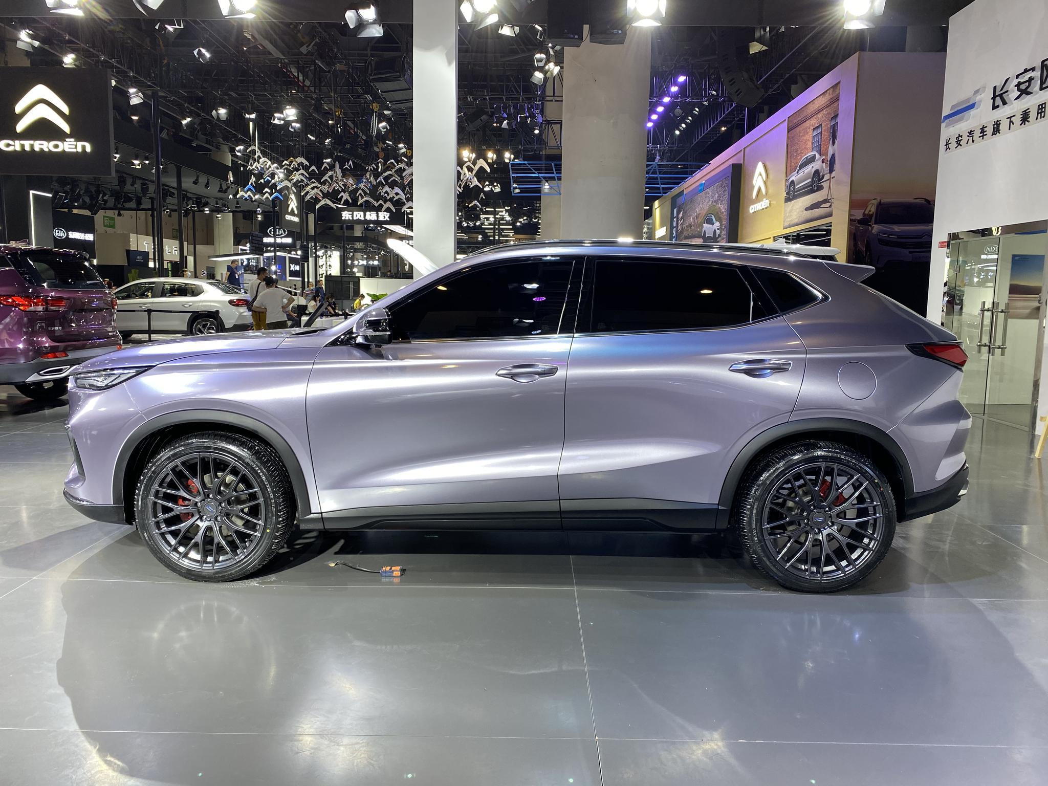 7月24日,长安欧尚x5在2020成都车展亮相.新车定位于紧凑级suv