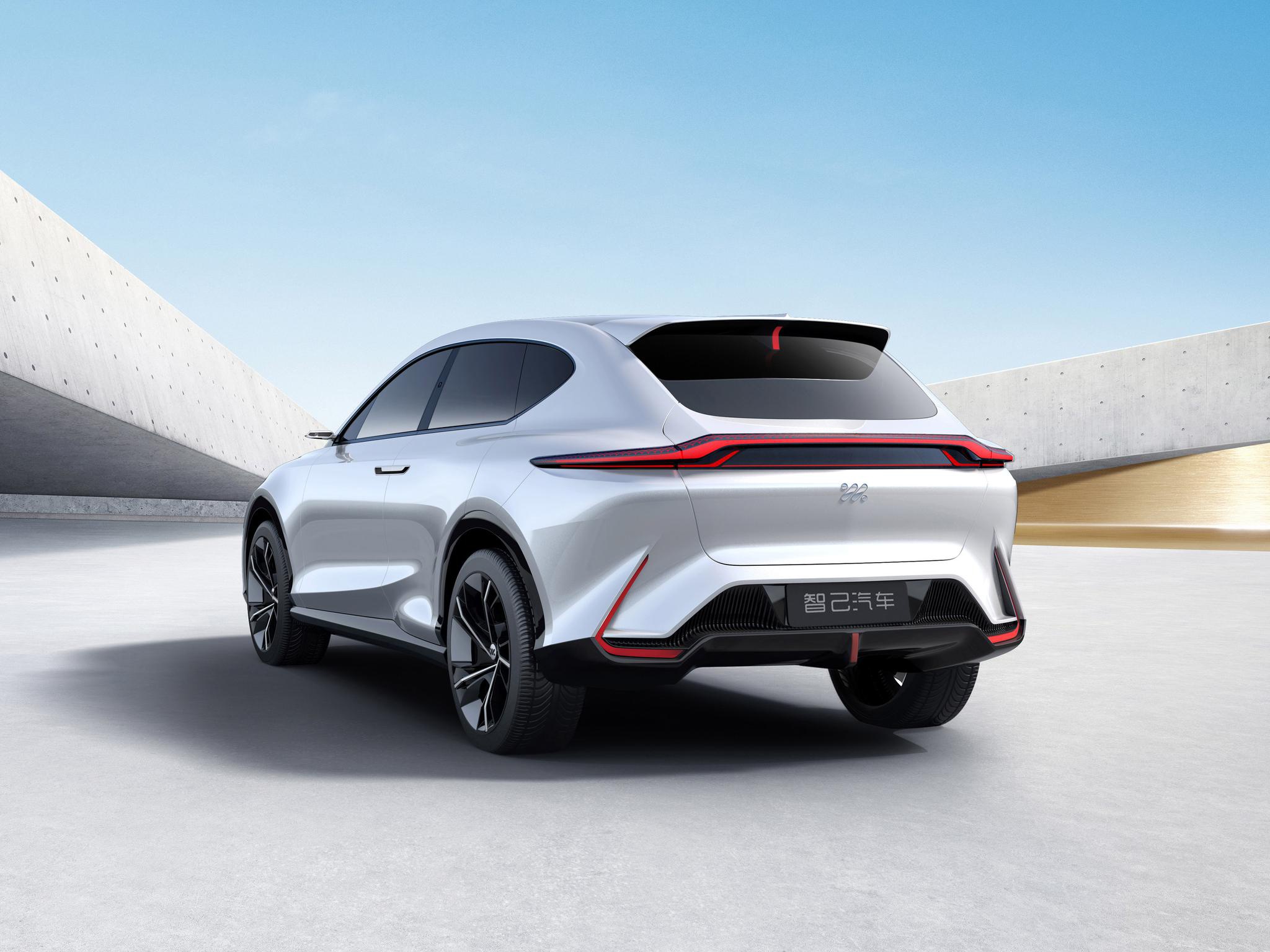 开局一张图剩下全靠吹看到智己汽车我忍不住笑了