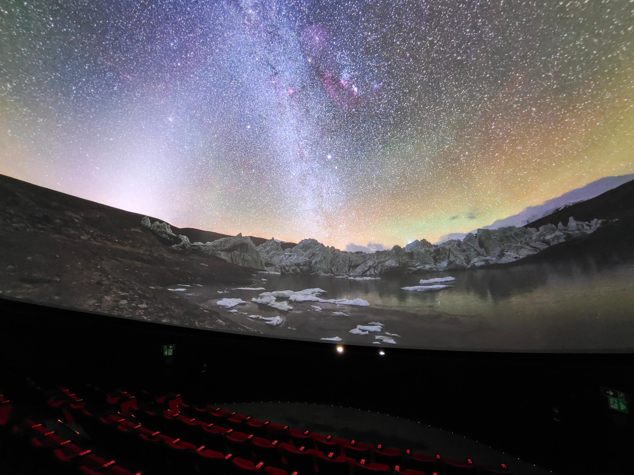 打卡澳门科学馆,在球幕影院里看星空作品真的特别震撼!