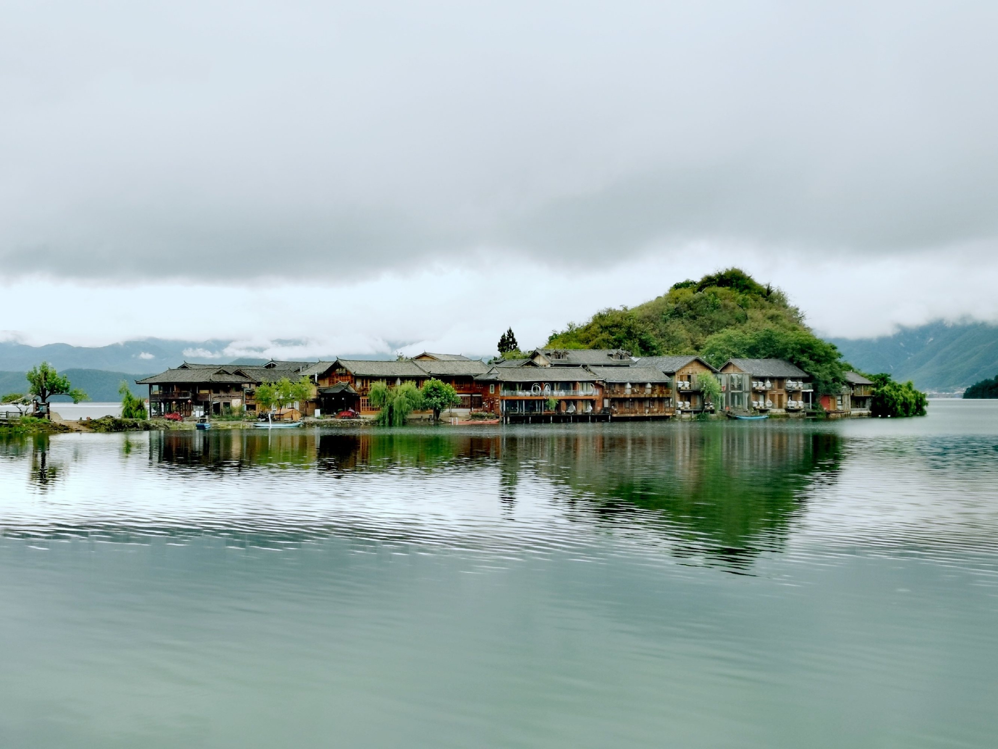 泸沽湖·是一首饱含风华雪月的情诗_高清图集_新浪网