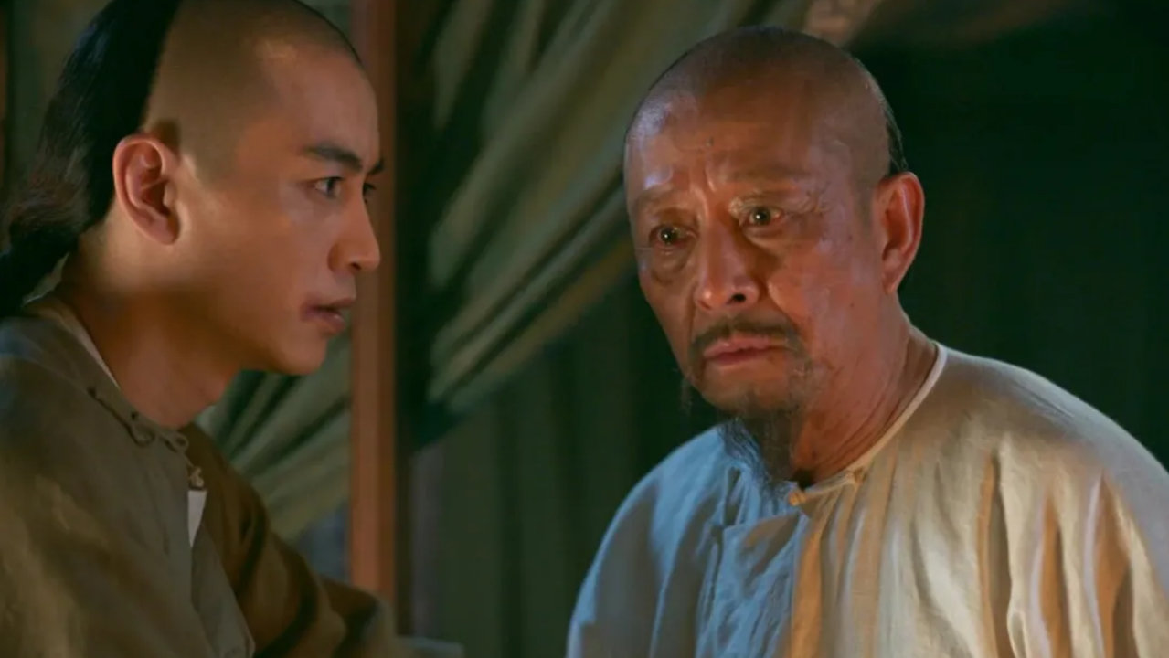 身为导演戏瘾比谁都大,《大生意人》55岁王导,仅凭一个画面封神|大生意人|王永泉|王导|导演|封神_新浪新闻