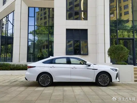 奇瑞风云A8L全面升级，能否成为混动家轿市场的新标杆？