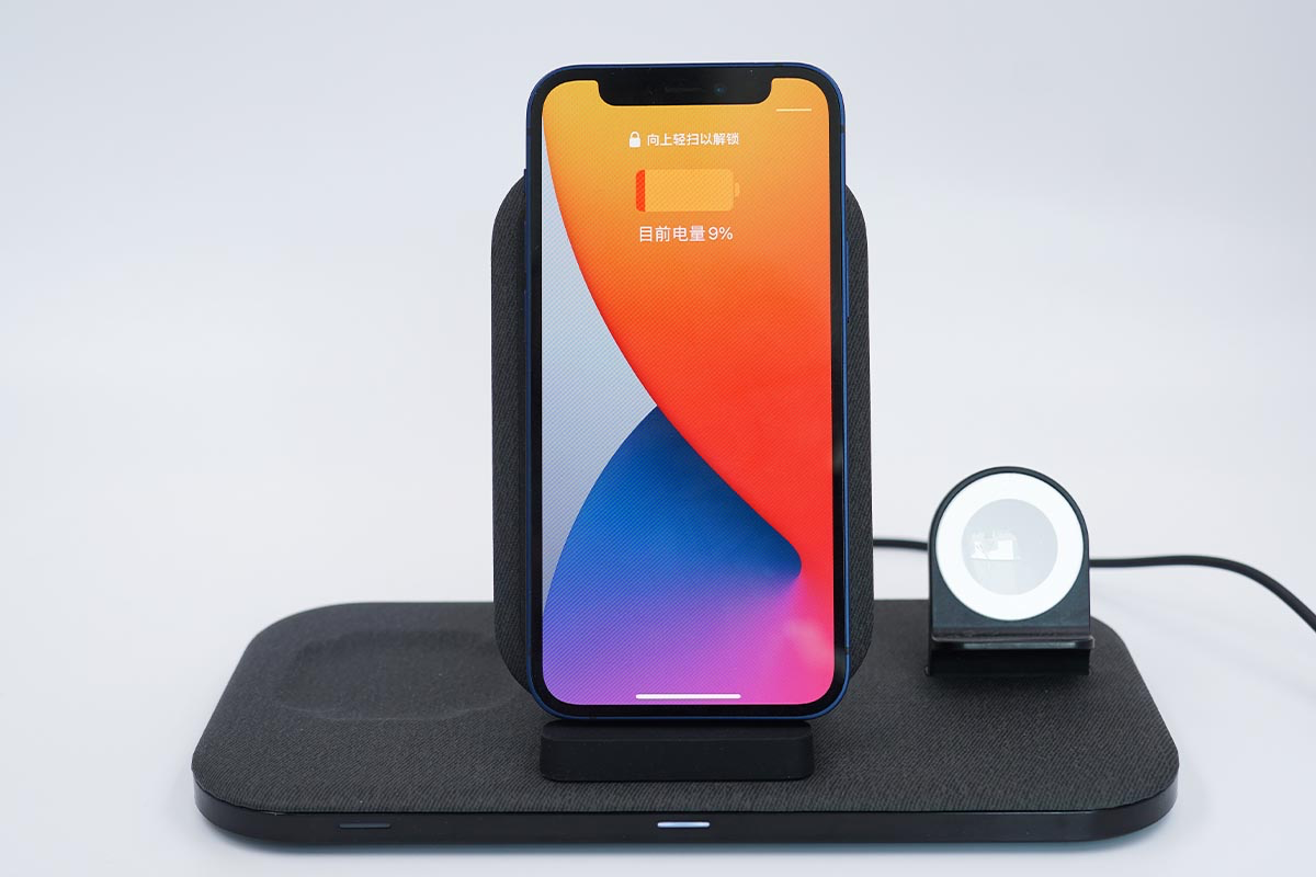 苹果三件套用户完美的充电解决方案,mophie三合一无线充电器上手体验|