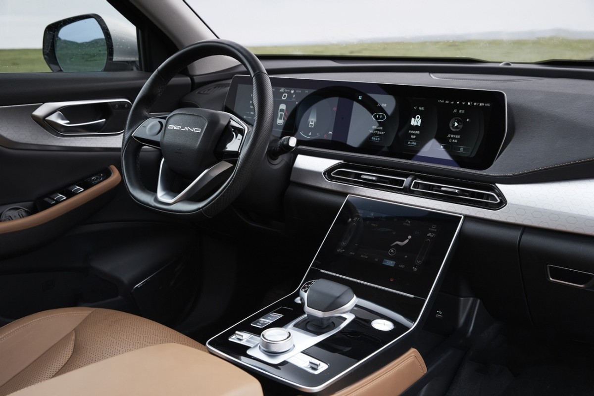 北京x7到底能承受多少度的酷热开到巴音温都尔沙漠里去测一测