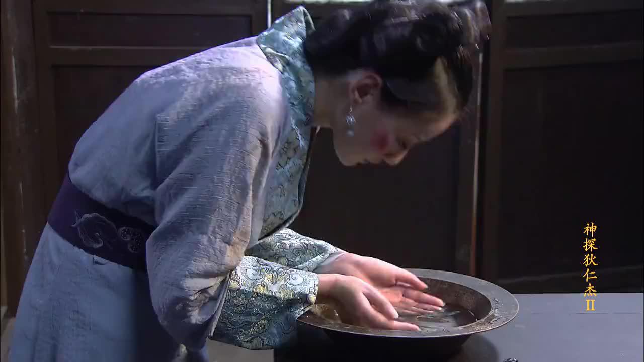 狄仁杰狄老视察出状况锦娘偷摸归来身上满是血迹